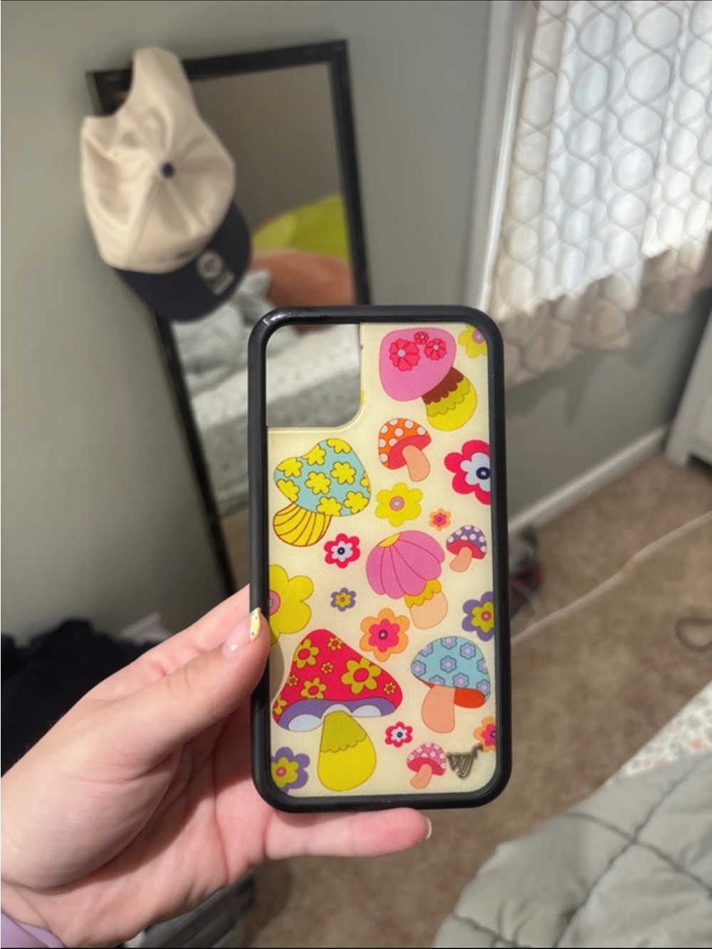 Used Floral Mushroom Pattern iPhone 11 Case - Wild Flower